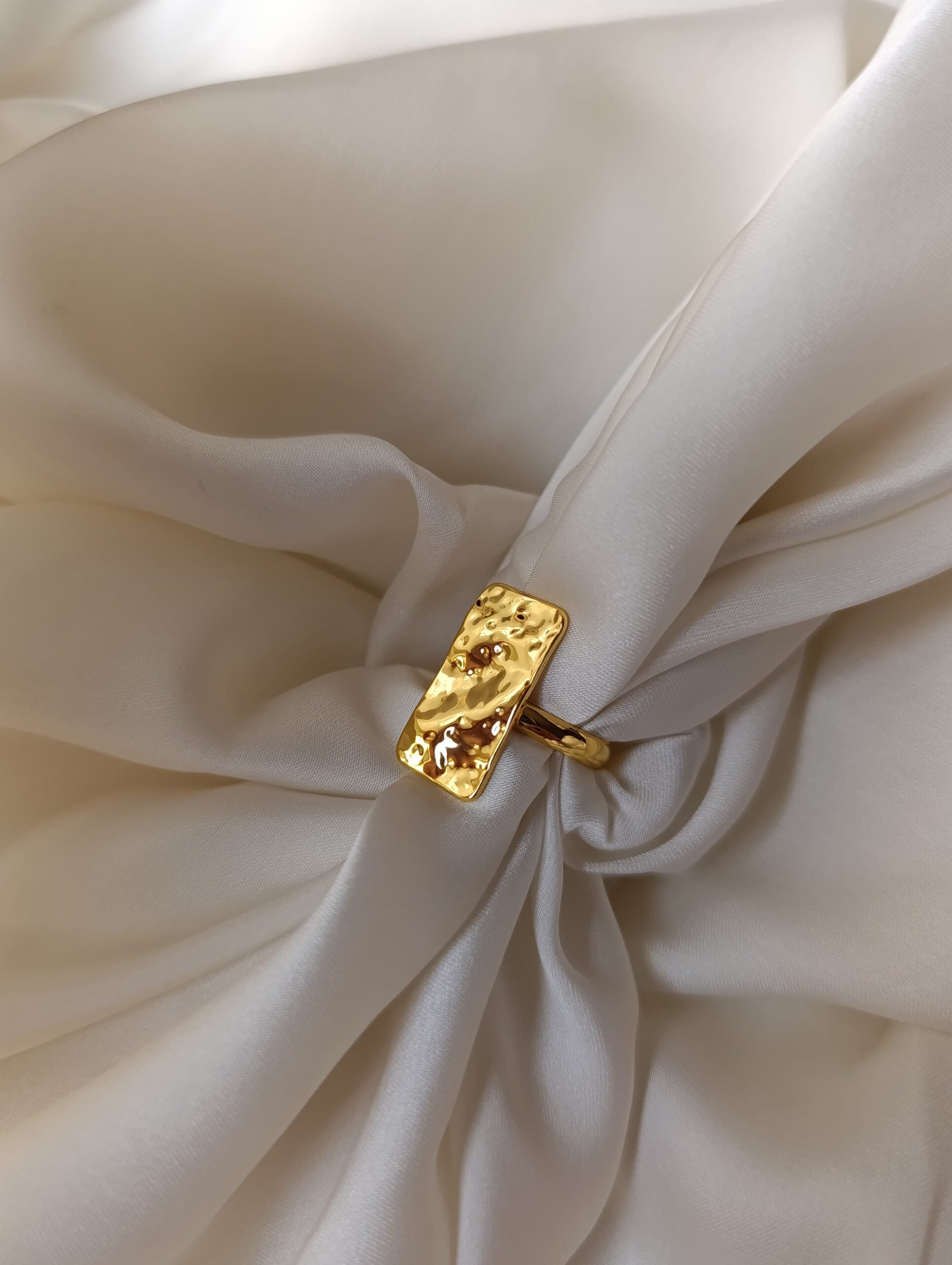 Asymmetric Adjustable Ring