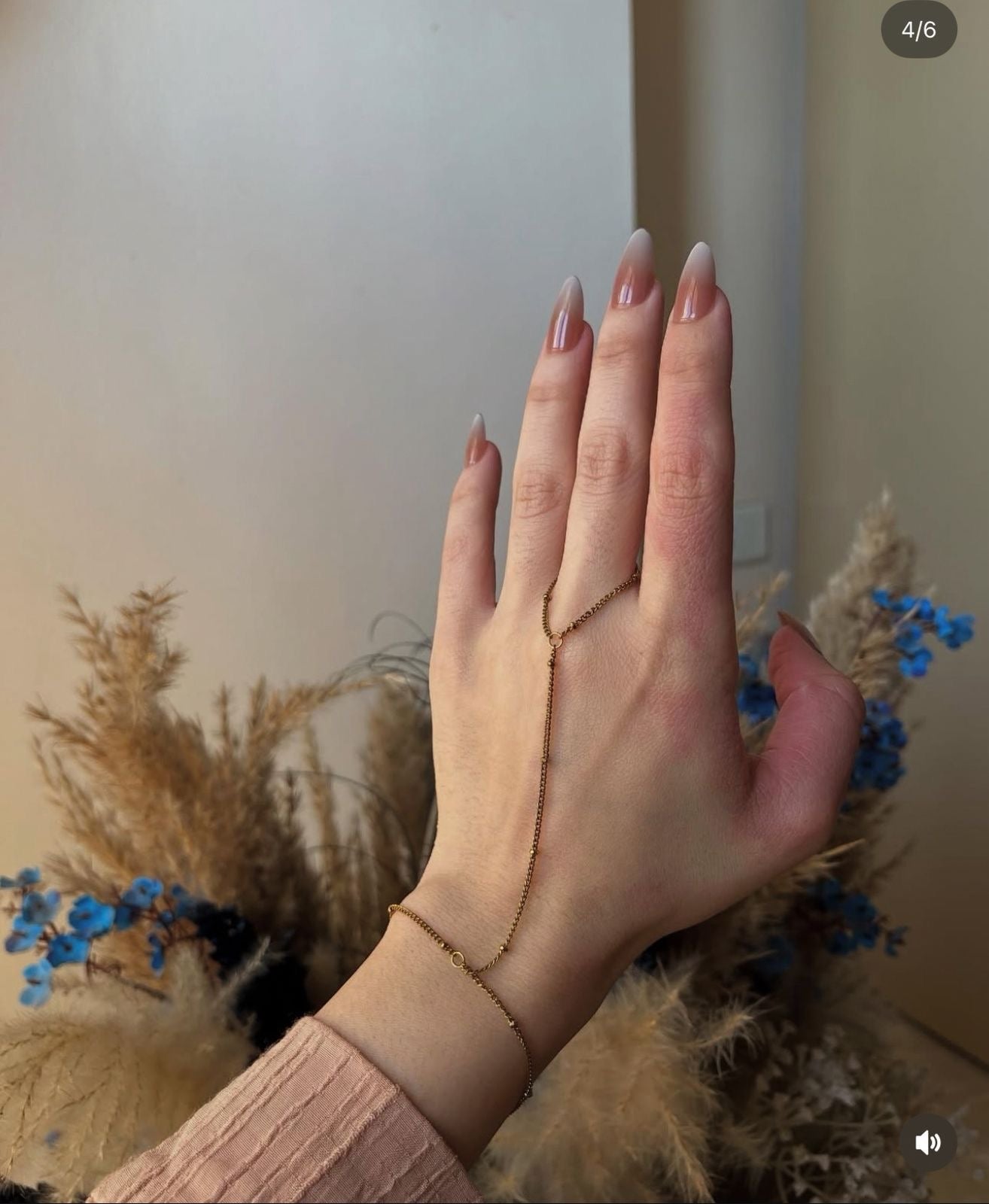 Minimalistic Hand-Chain