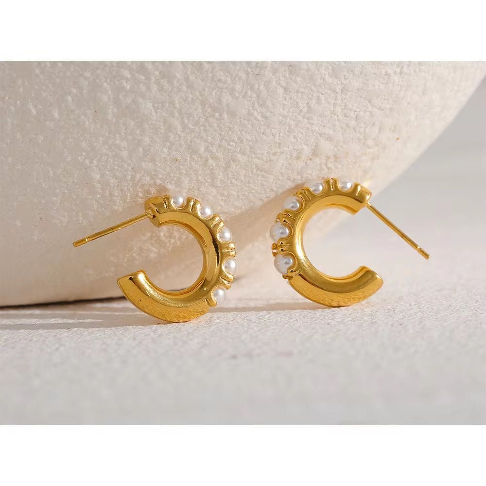 Elara Pearl Earrings